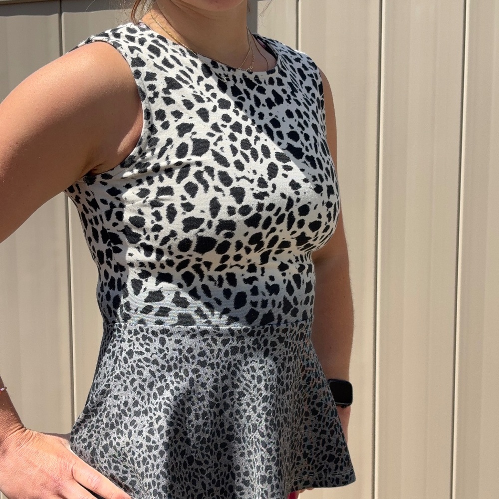 Patterned flowy tank top
